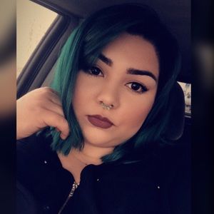 Meet your Posher, Gia